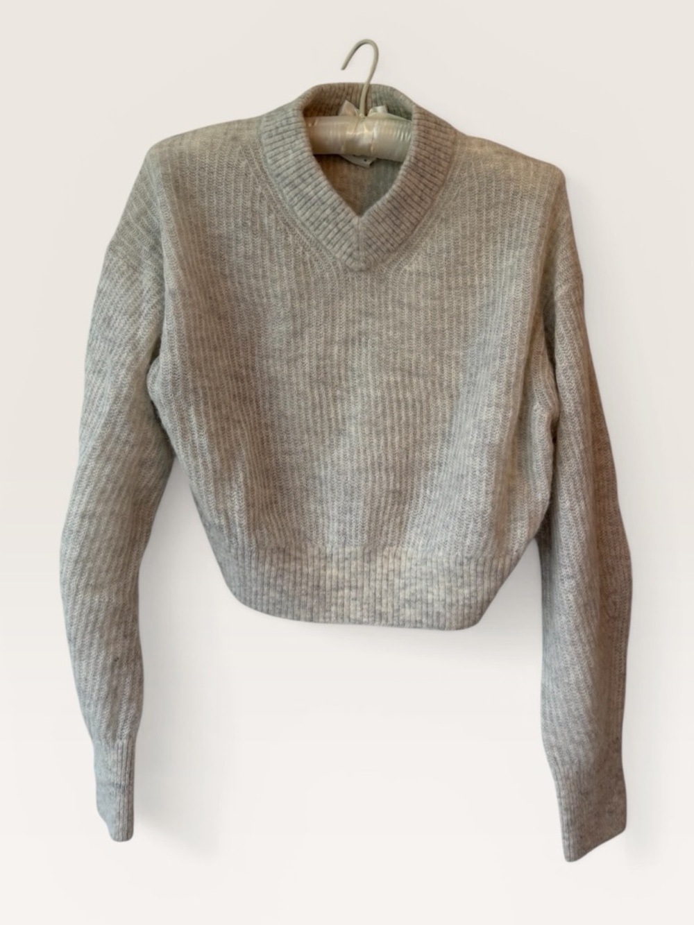 Everlane Light Beige V-Neck Ribbed Knit Sweater size medium